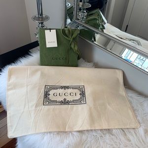 Gucci reusable shopping bag.